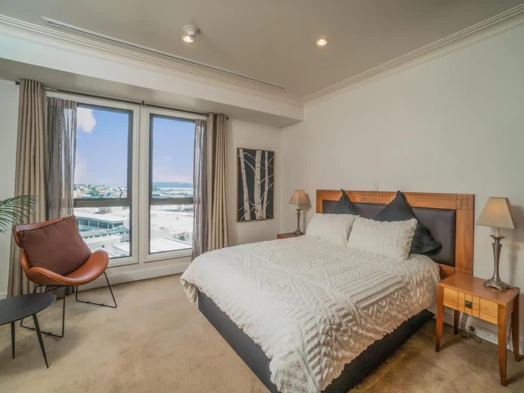 Apartment Spacious - Free Parking Gym And Pool Access *