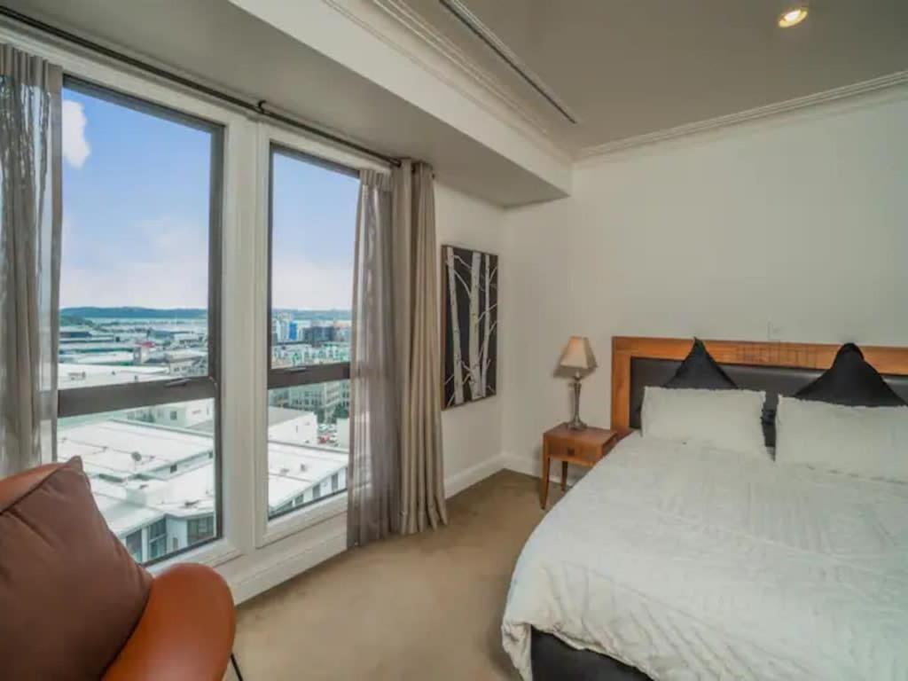Spacious - Free Parking Gym And Pool Access Apartment Auckland
