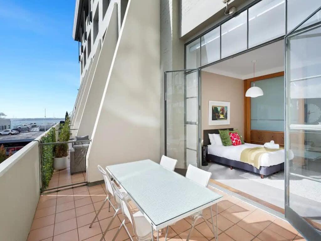 Lovely Bright With Balcony Pool And Gym * Auckland