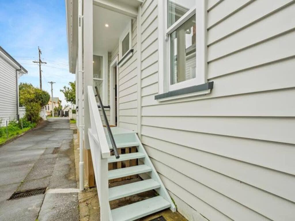 Holiday home Cheerful 1 Bedroom With Free Parking