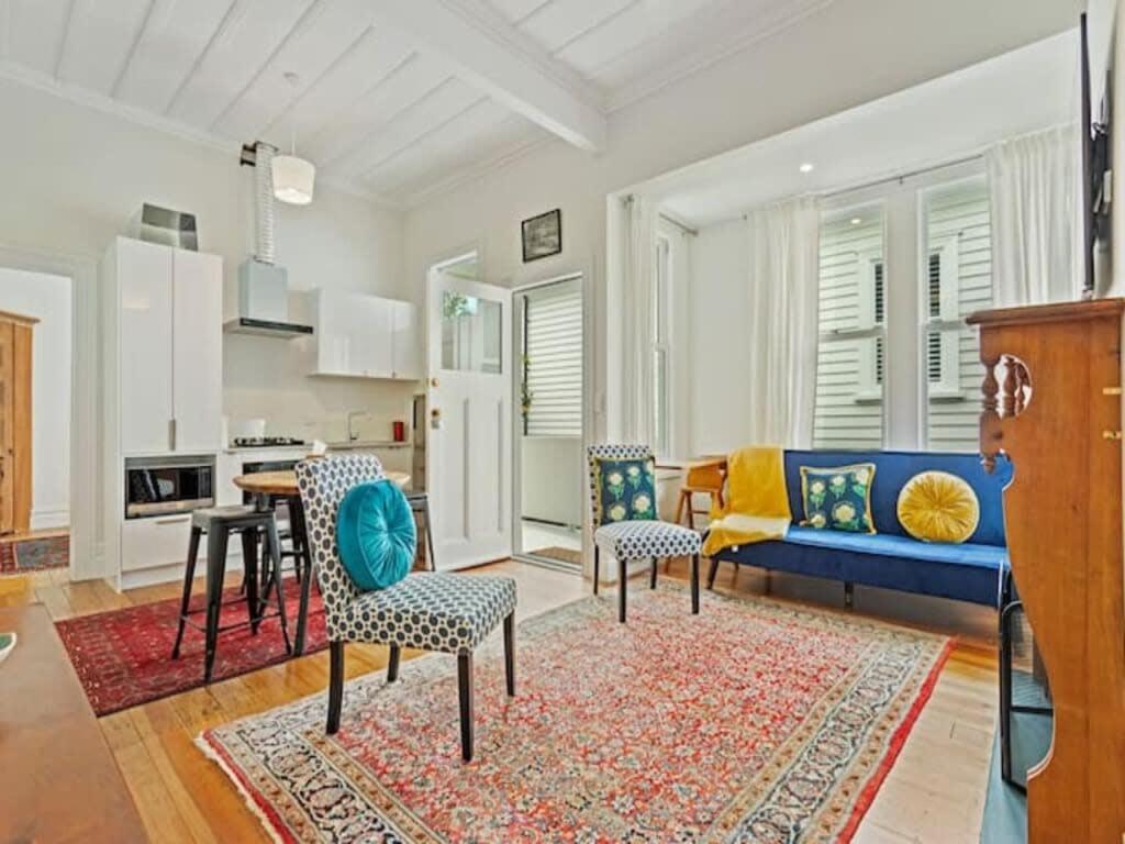 Cheerful 1 Bedroom With Free Parking Holiday home