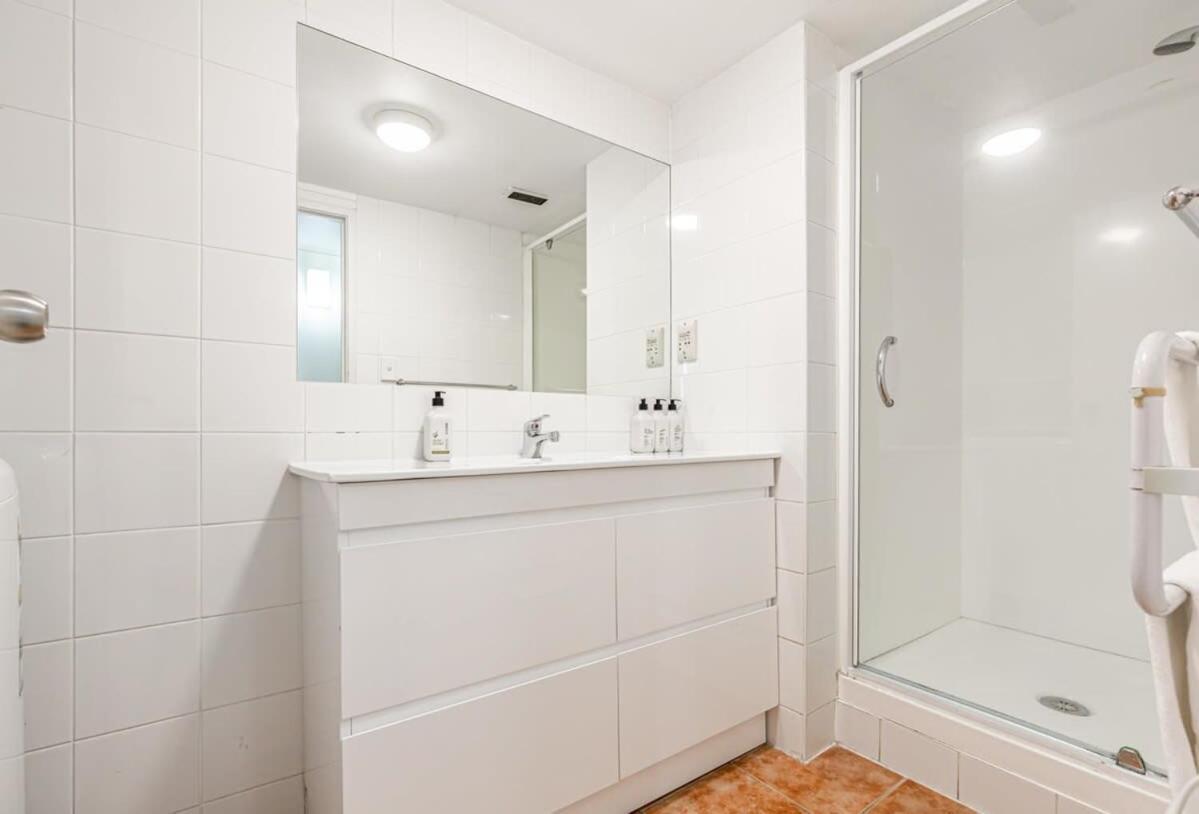 Apartment Lovely 2-bedroom With Free Parking *