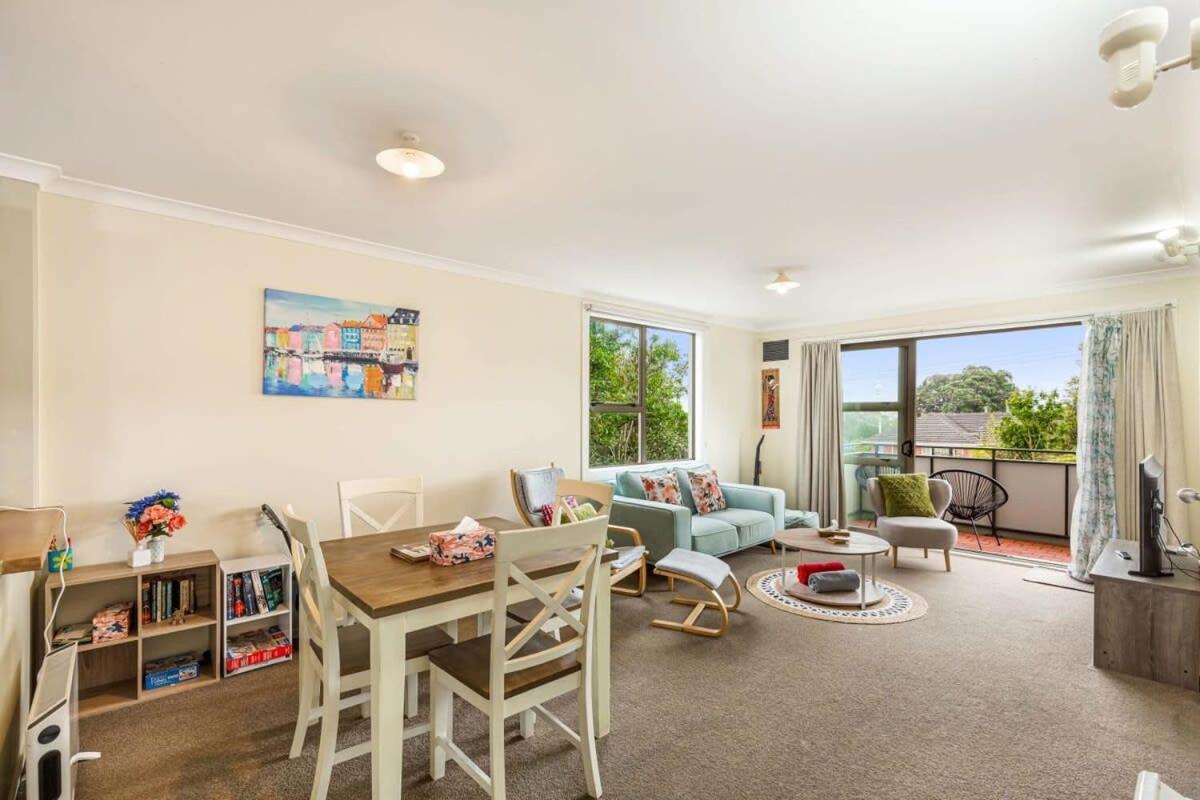 Lovely 2-bedroom With Free Parking Apartment *