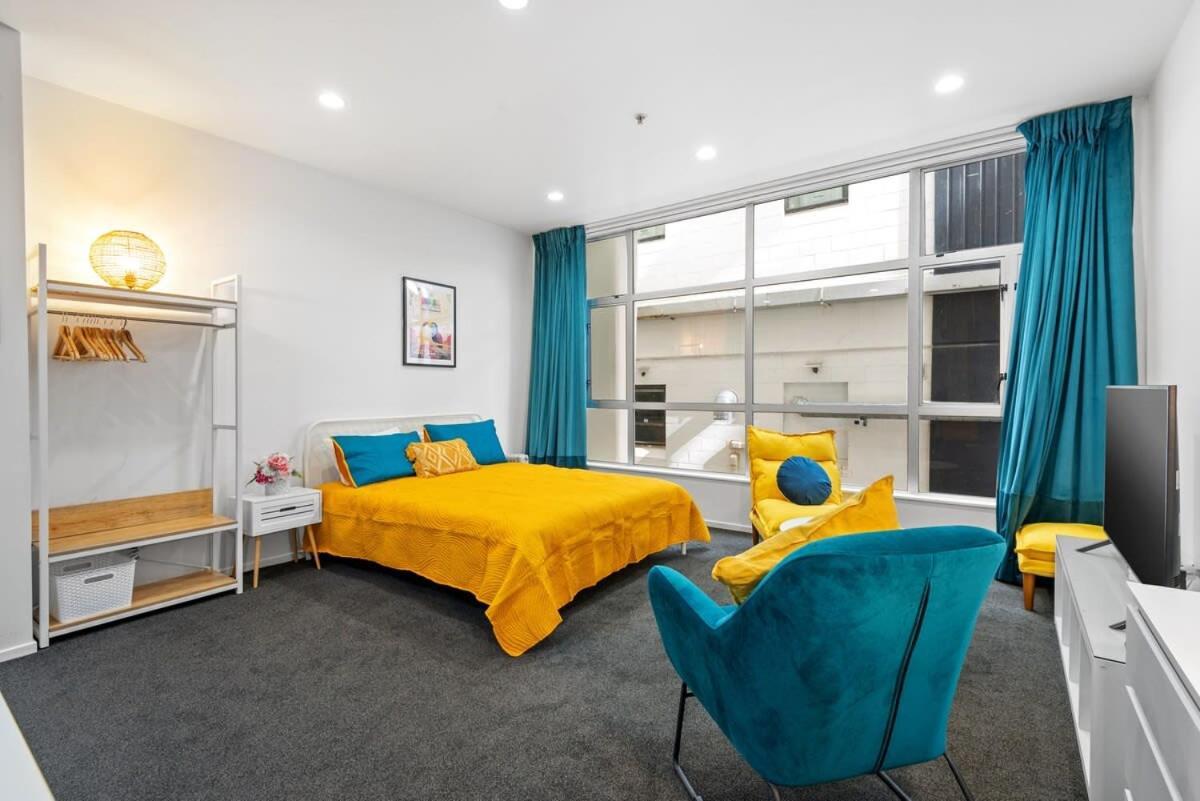 Cosy And * Auckland