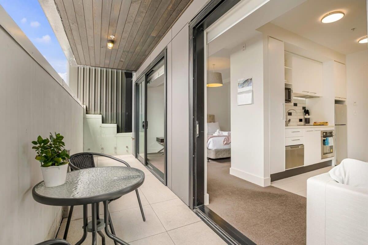 Bright & Modern Cbd *