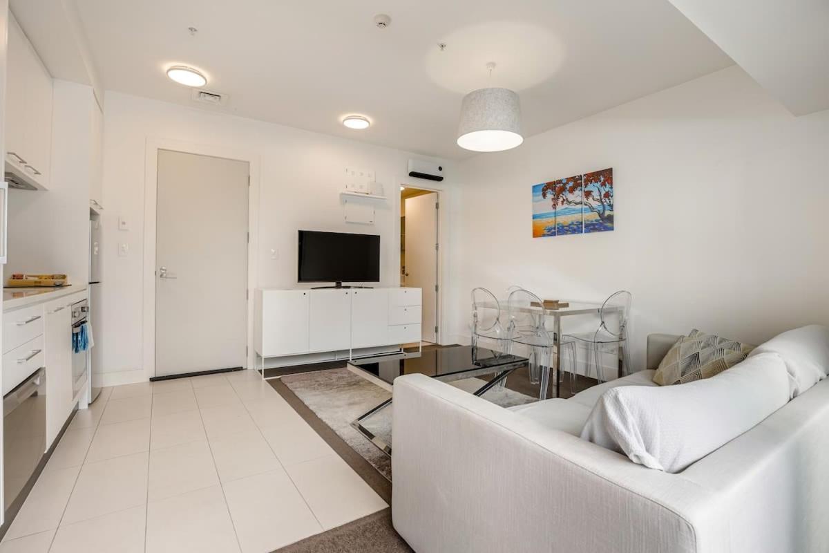 Bright & Modern Cbd Apartment *