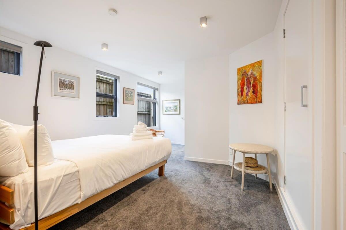 Stylish And Serene Living In Kohimarama *