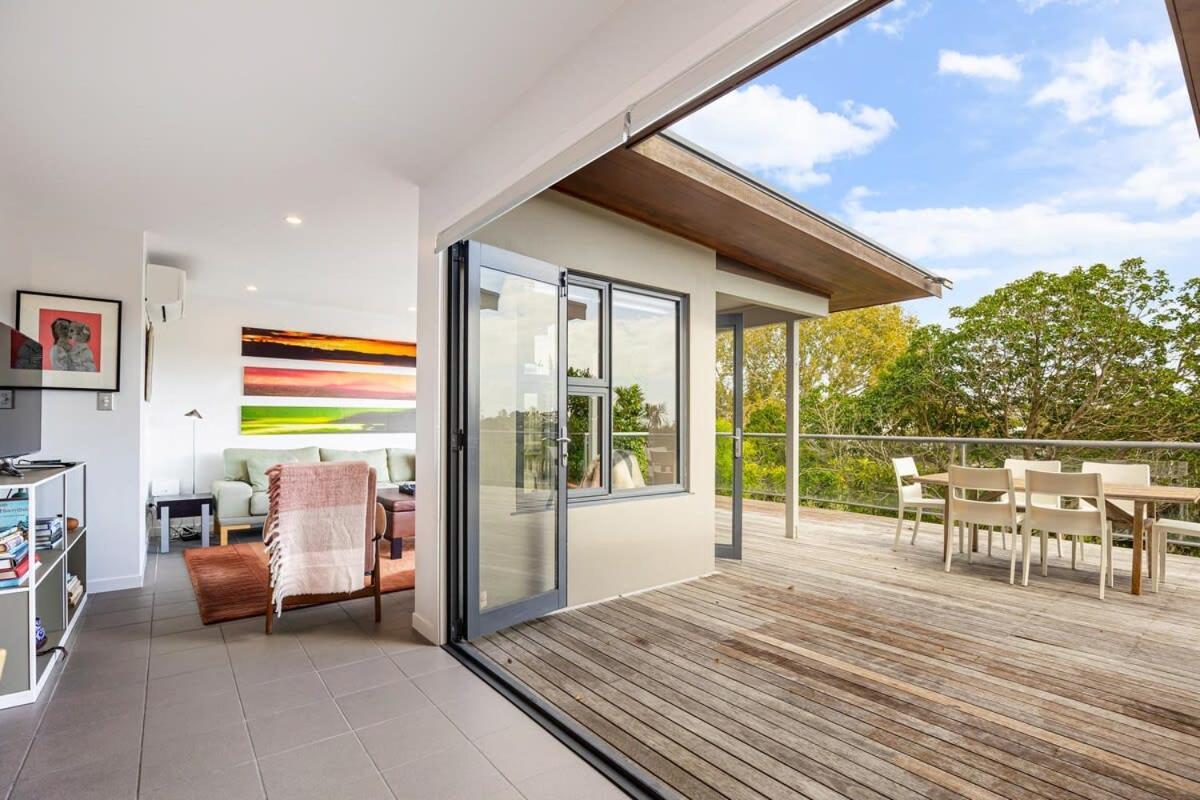 Stylish And Serene Living In Kohimarama Holiday home Auckland