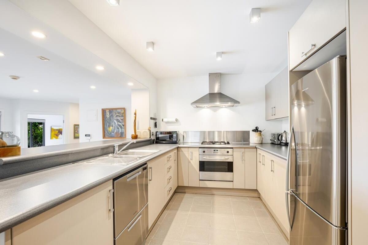 Holiday home Stylish And Serene Living In Kohimarama