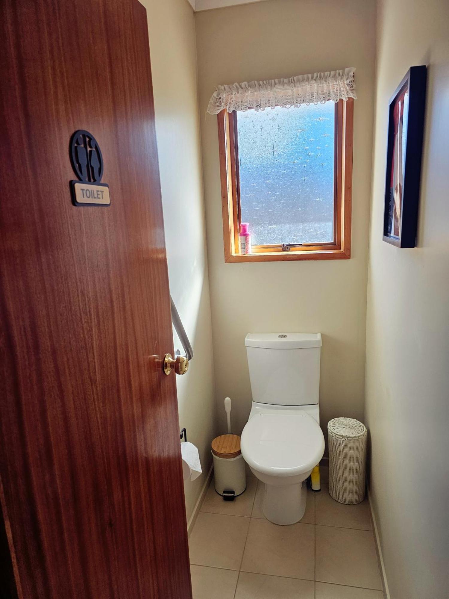 The Waterfront 361-with Sea View, Skysport And Air Conditioner In Each Bedroom Holiday home
