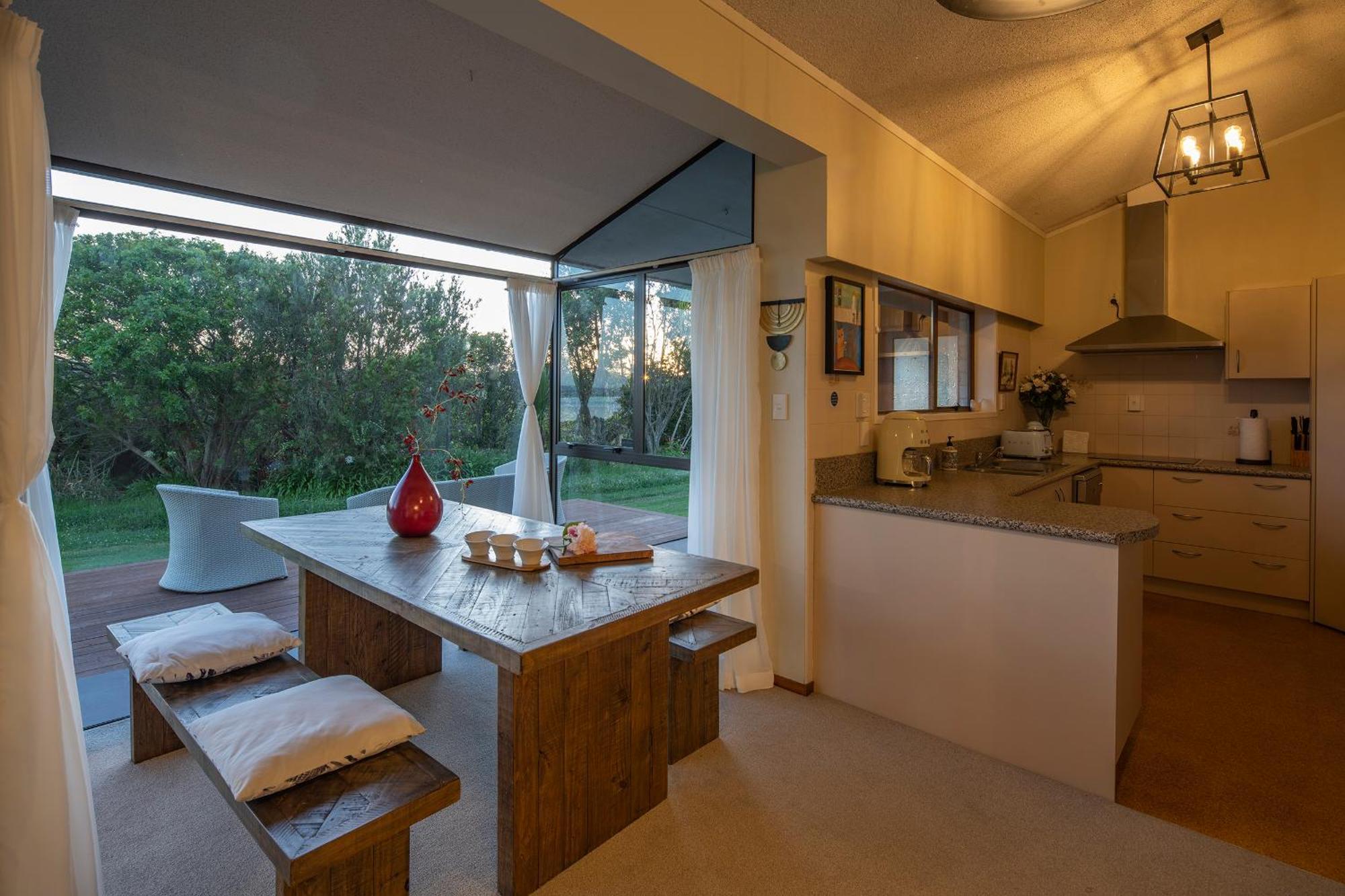 The Waterfront 361-with Sea View, Skysport And Air Conditioner In Each Bedroom