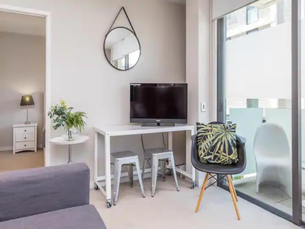 Wynyard Viaduct Habour 2 Brm 2 Bath And Carpark Apartment