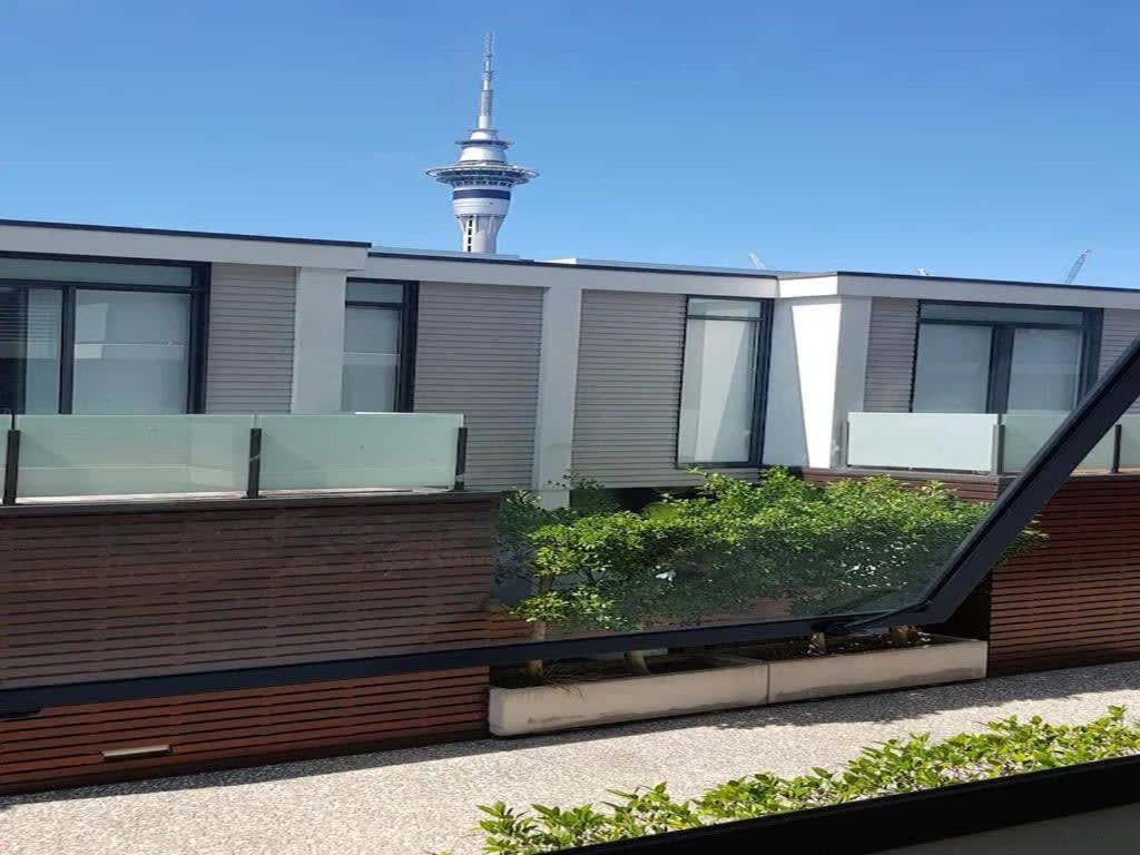 Wynyard Viaduct Habour 2 Brm 2 Bath And Carpark Apartment Auckland