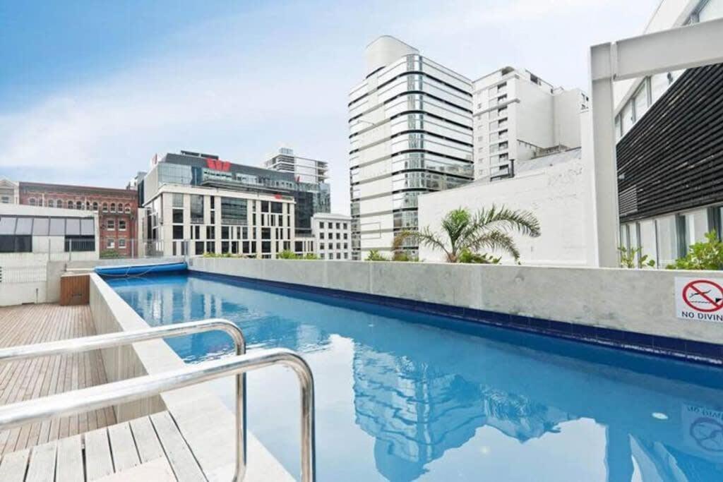 2 Brm Apt - Stunning Harbour Views, Level 24 Apartment *