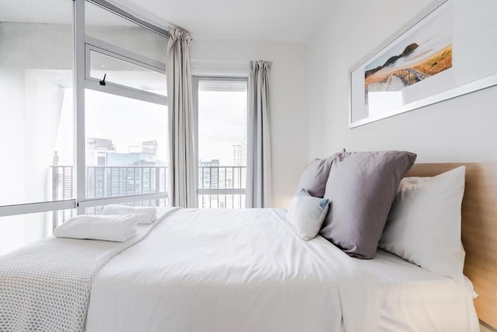 2 Brm Apt - Stunning Harbour Views, Level 24