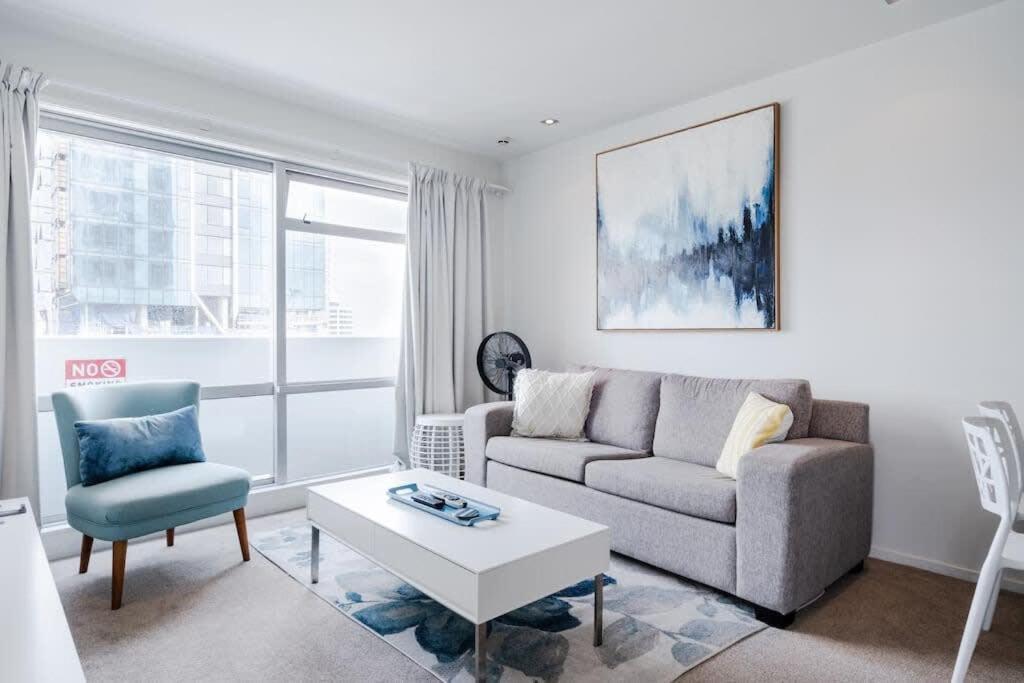 Apartment 2 Brm Apt - Stunning Harbour Views, Level 24 Auckland
