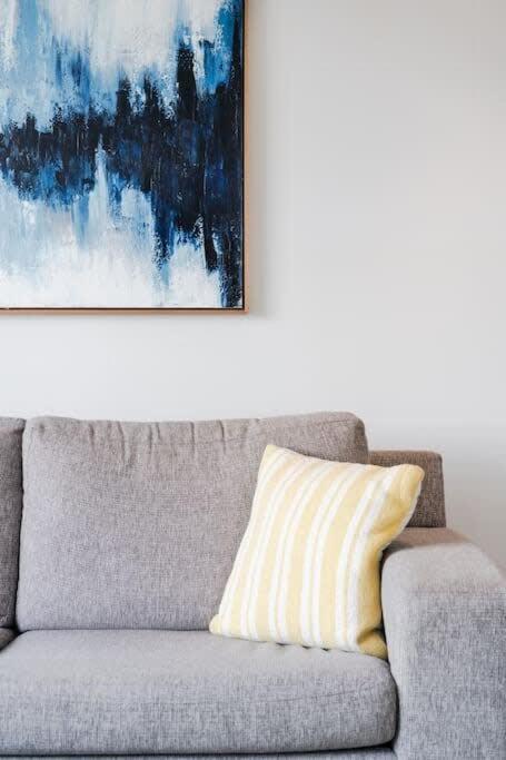 2 Brm Apt - Stunning Harbour Views, Level 24 Auckland