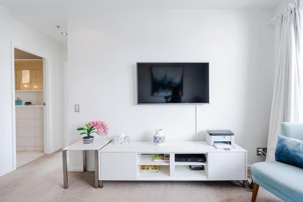 Apartment 2 Brm Apt - Stunning Harbour Views, Level 24 *