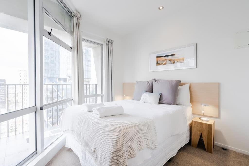 2 Brm Apt - Stunning Harbour Views, Level 24 *