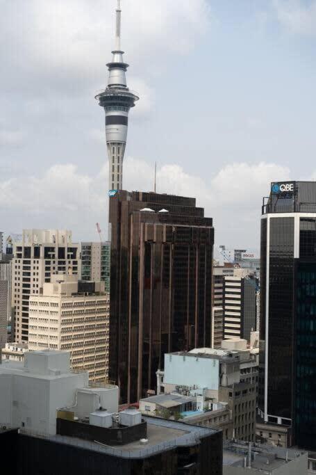 Apartment 2 Brm Apt - Stunning Harbour Views, Level 24
