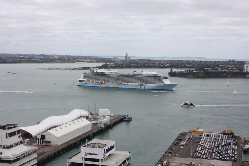 Apartment 2 Brm Apt - Stunning Harbour Views, Level 24 *