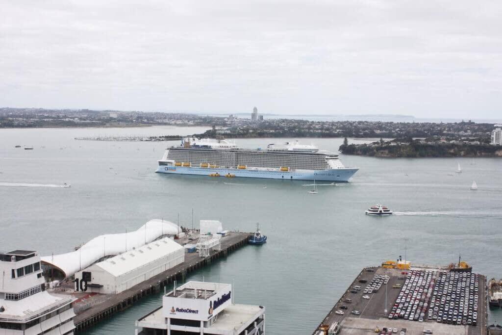 2 Brm Apt - Amazing Harbour Views, Level 30 * Auckland