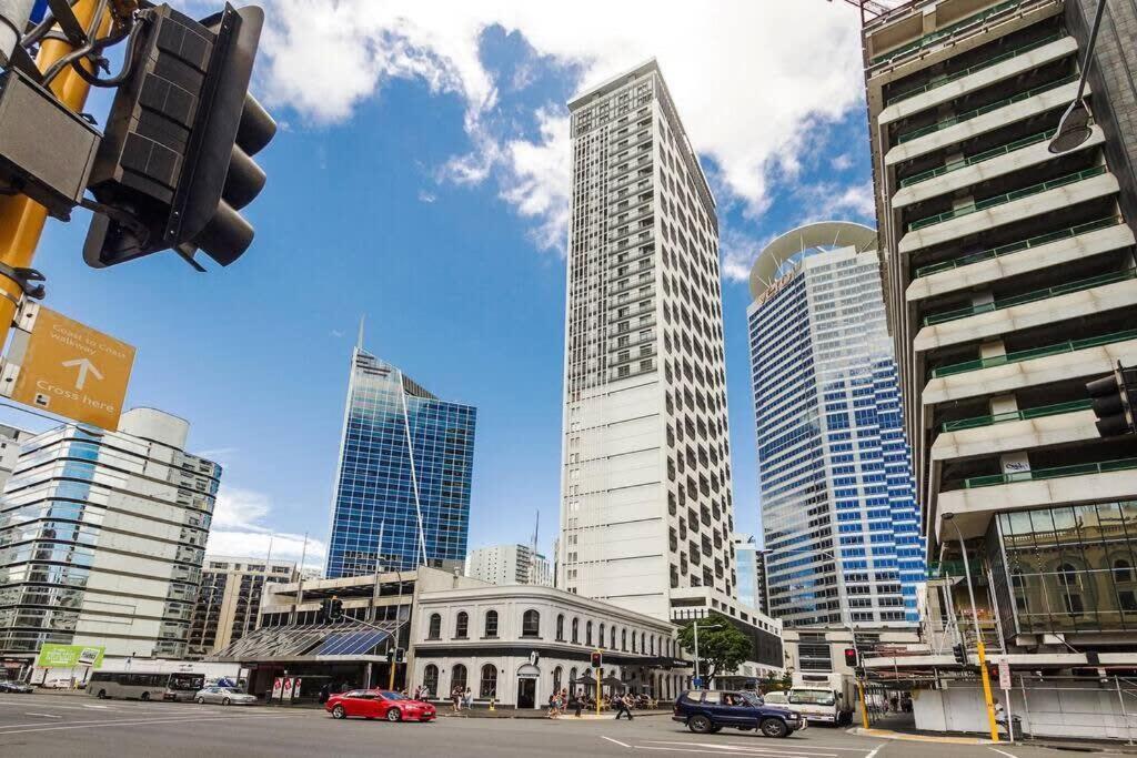 Apartment 2 Brm Apt - Amazing Harbour Views, Level 30