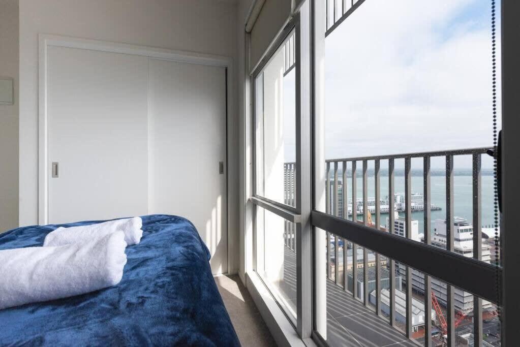 2 Brm Apt - Amazing Harbour Views, Level 30 Apartment Auckland