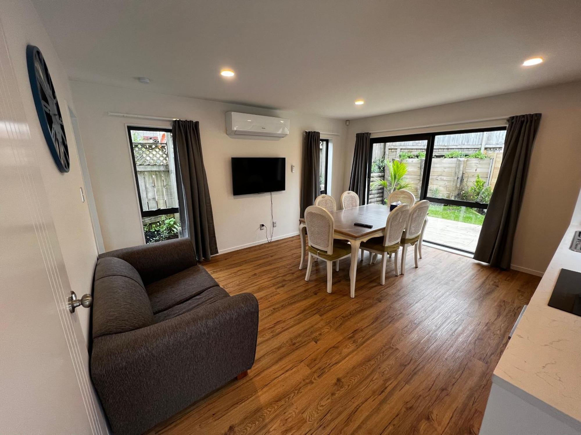 Holiday home Modern By The Reserve Auckland