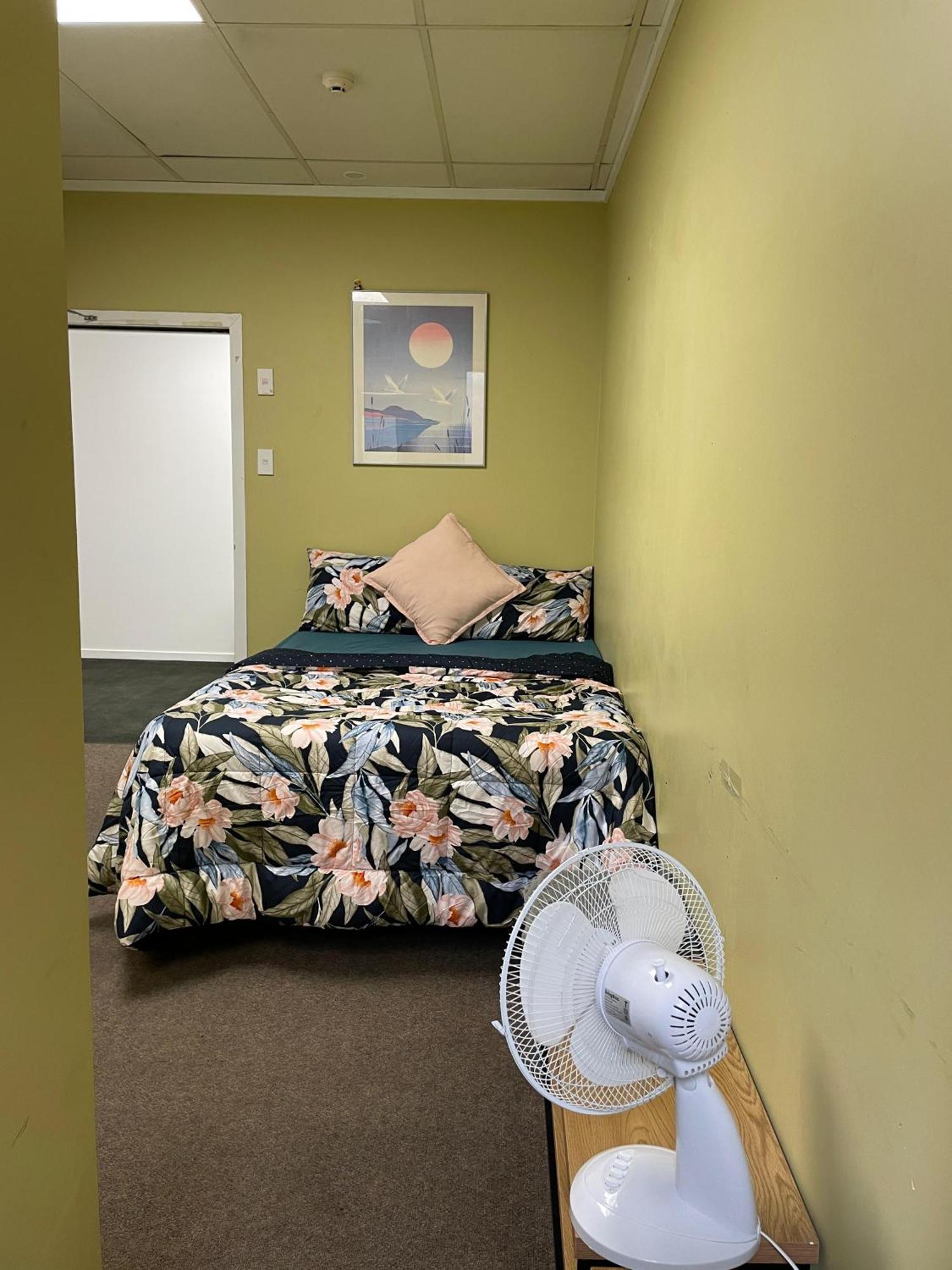 Silverfern Backpackers