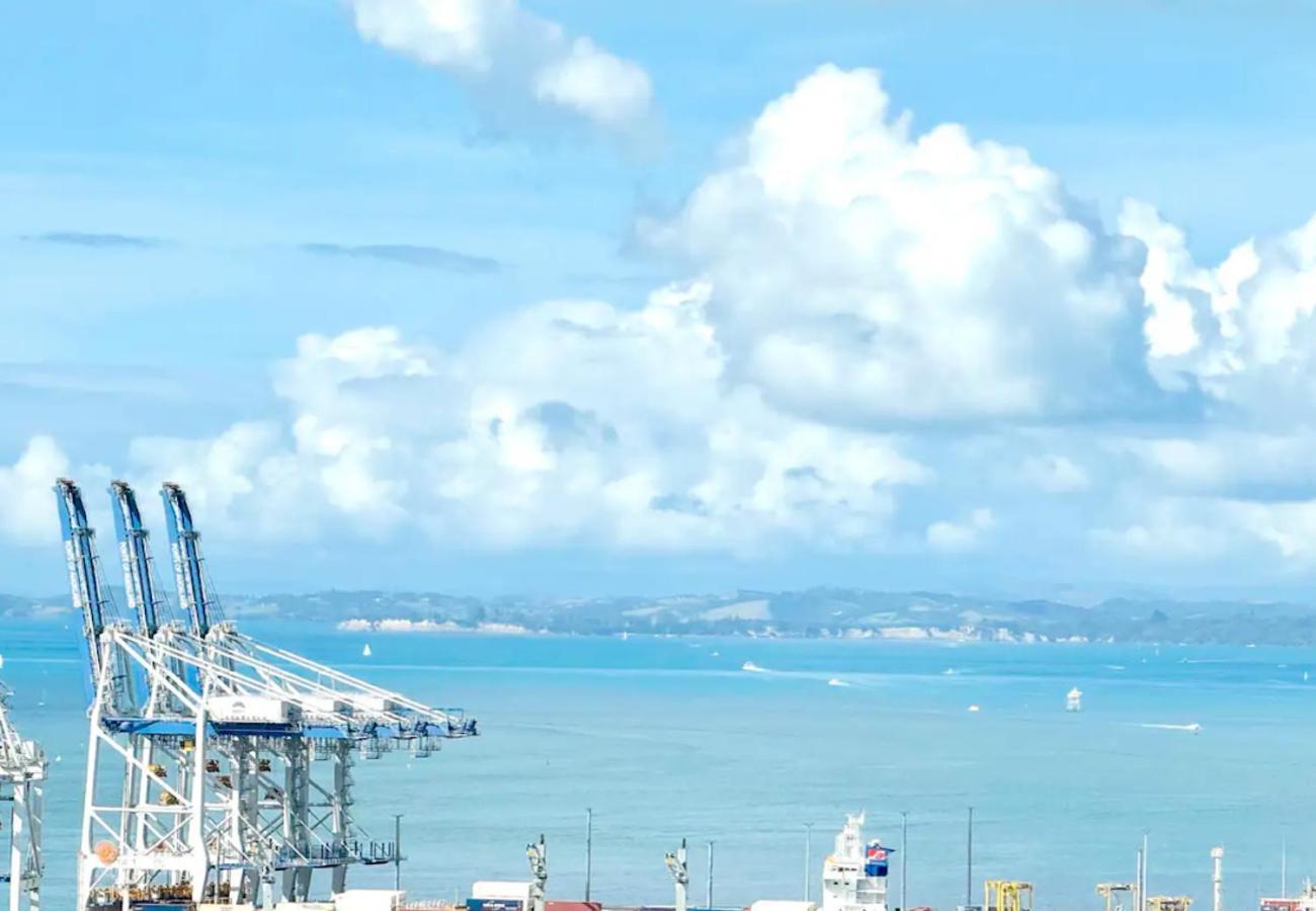 Apartment Gorgeous Seaview 2 Bedroom In Cbd *