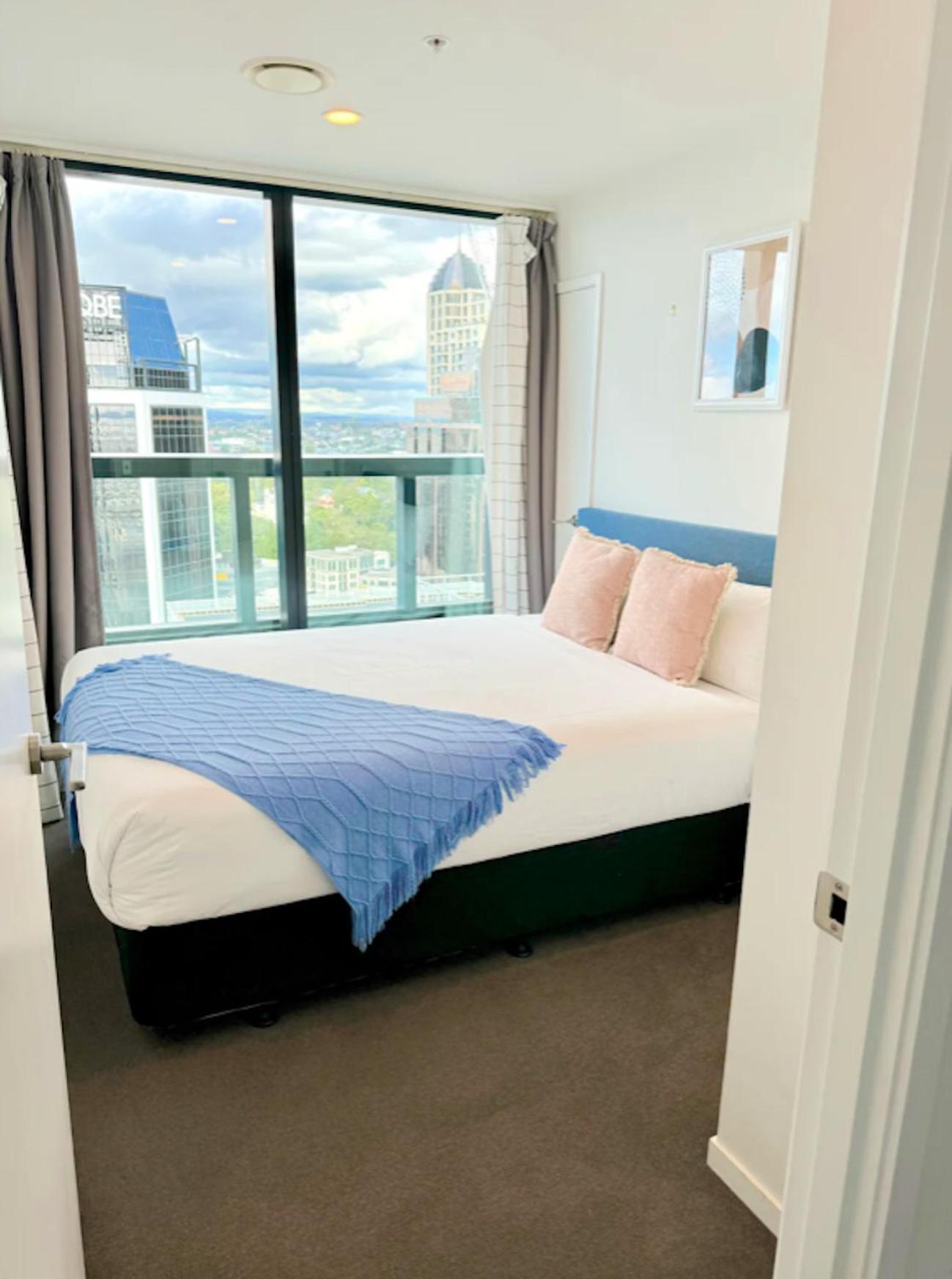 Apartment Gorgeous Seaview 2 Bedroom In Cbd *