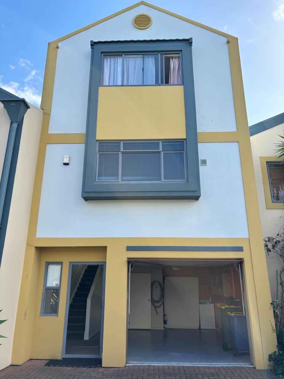 New Lynn Tidy House