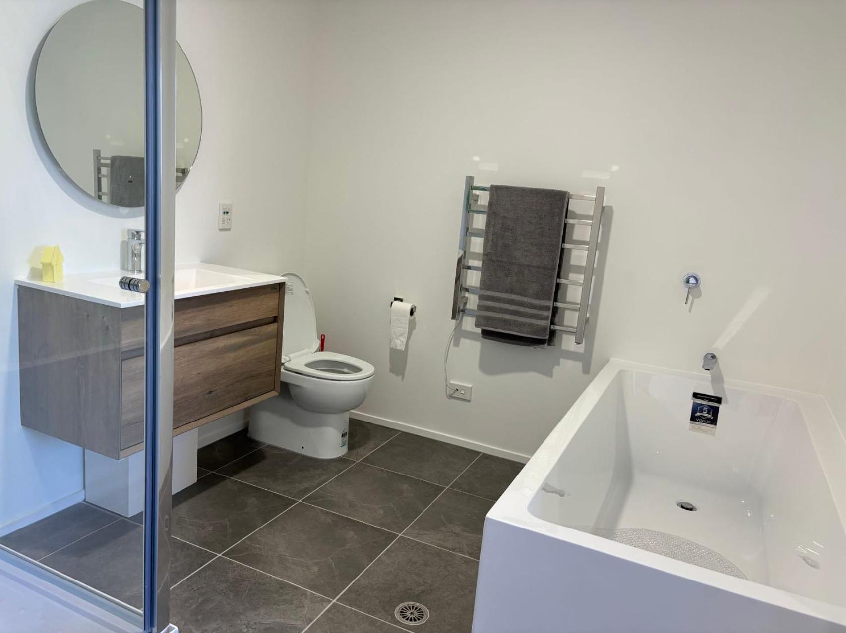 New Lynn Tidy House