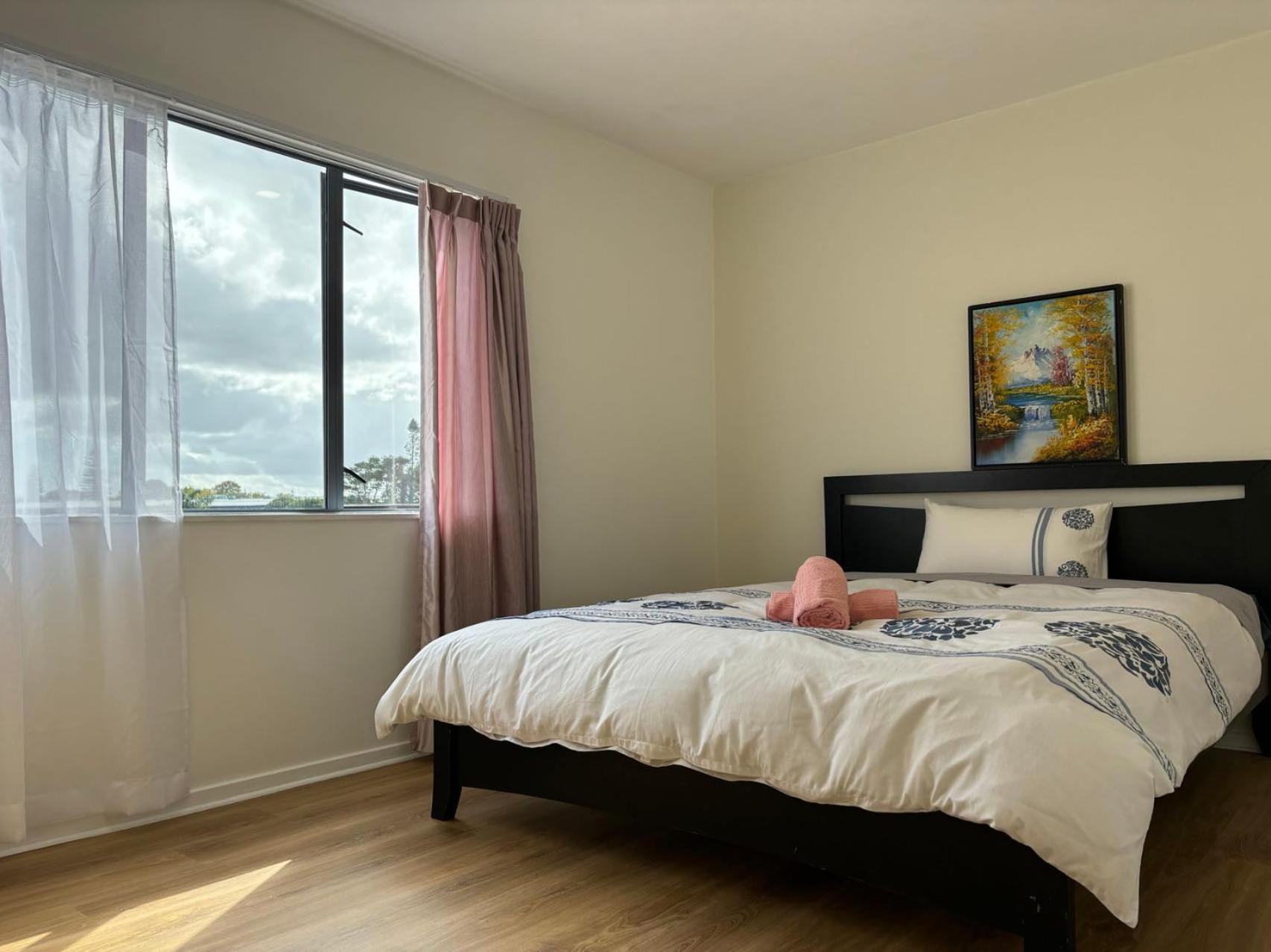 Holiday home New Lynn Tidy House