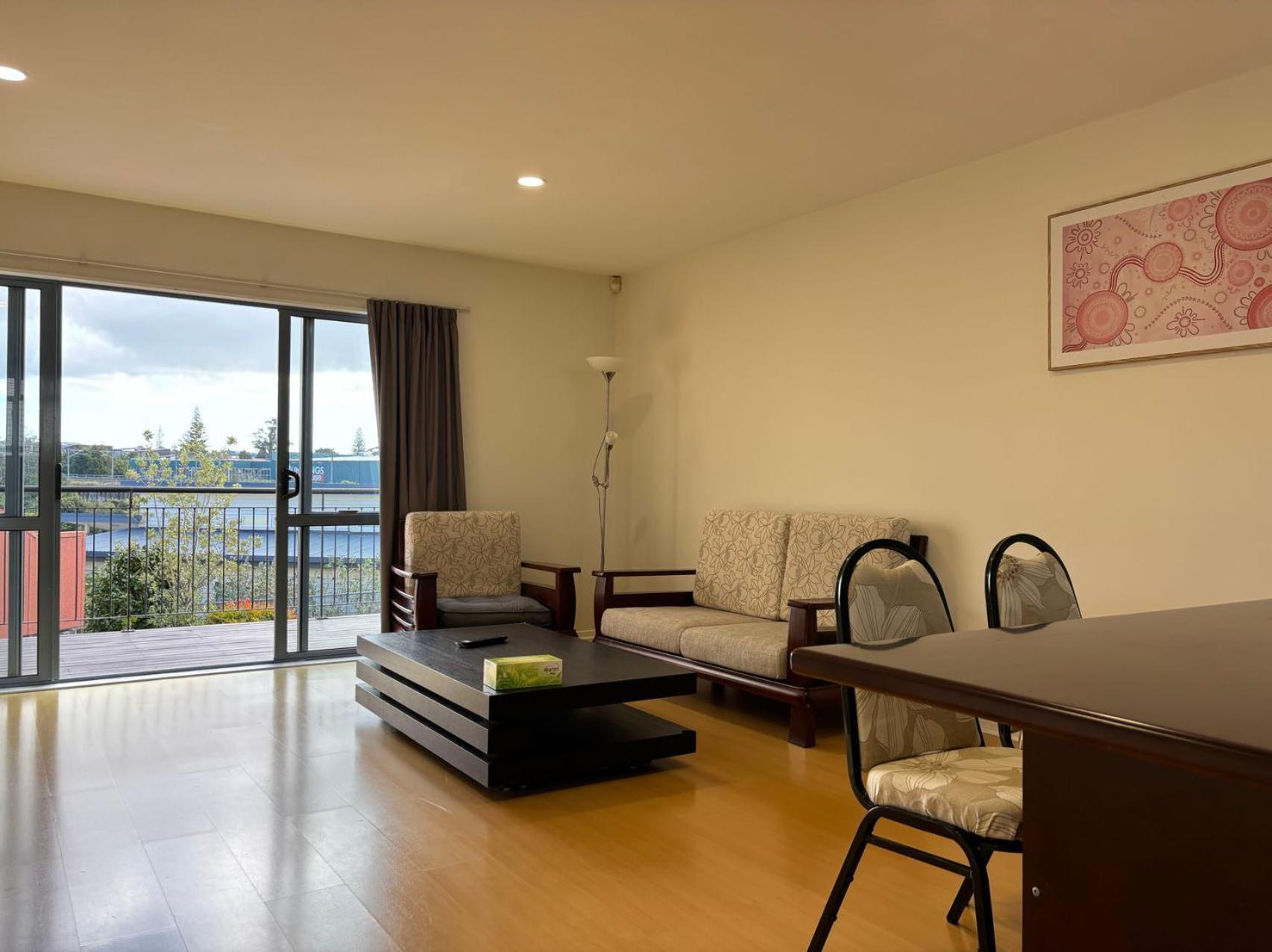 New Lynn Tidy House