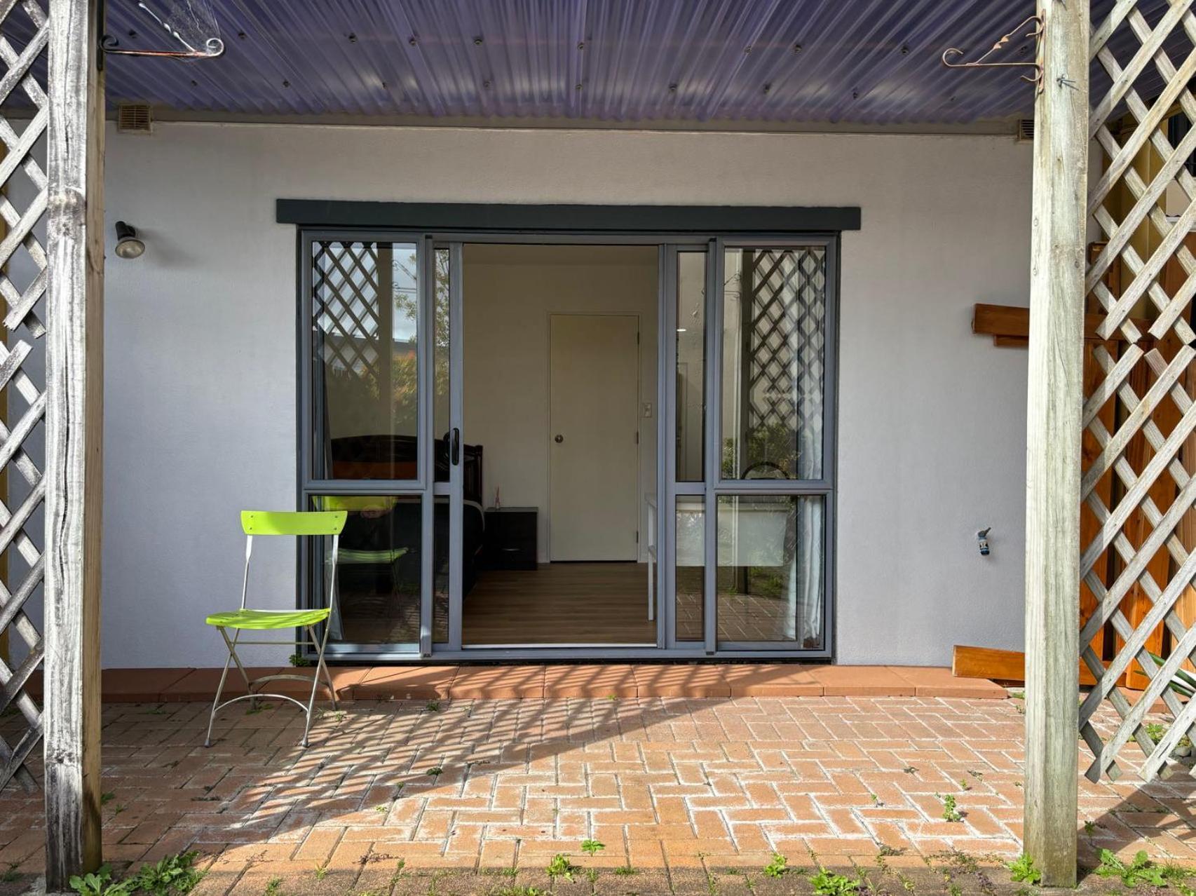 New Lynn Tidy House
