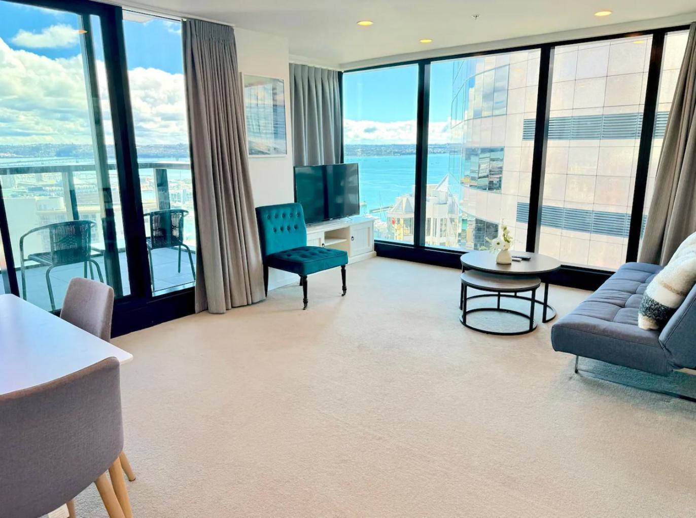 Apartment Gorgeous Seaview 2 Bedroom In Cbd