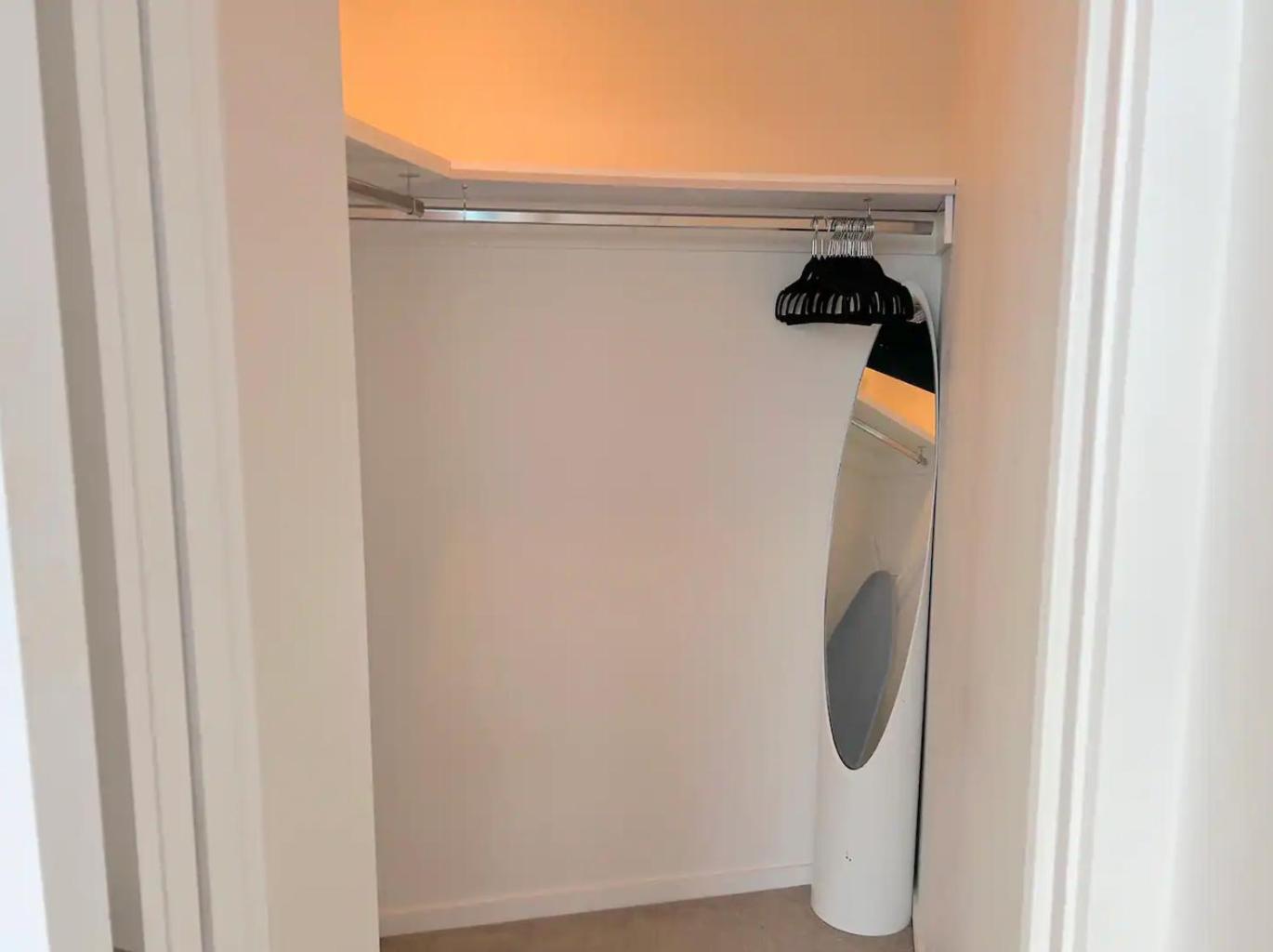 Gorgeous Seaview 2 Bedroom In Cbd Apartment
