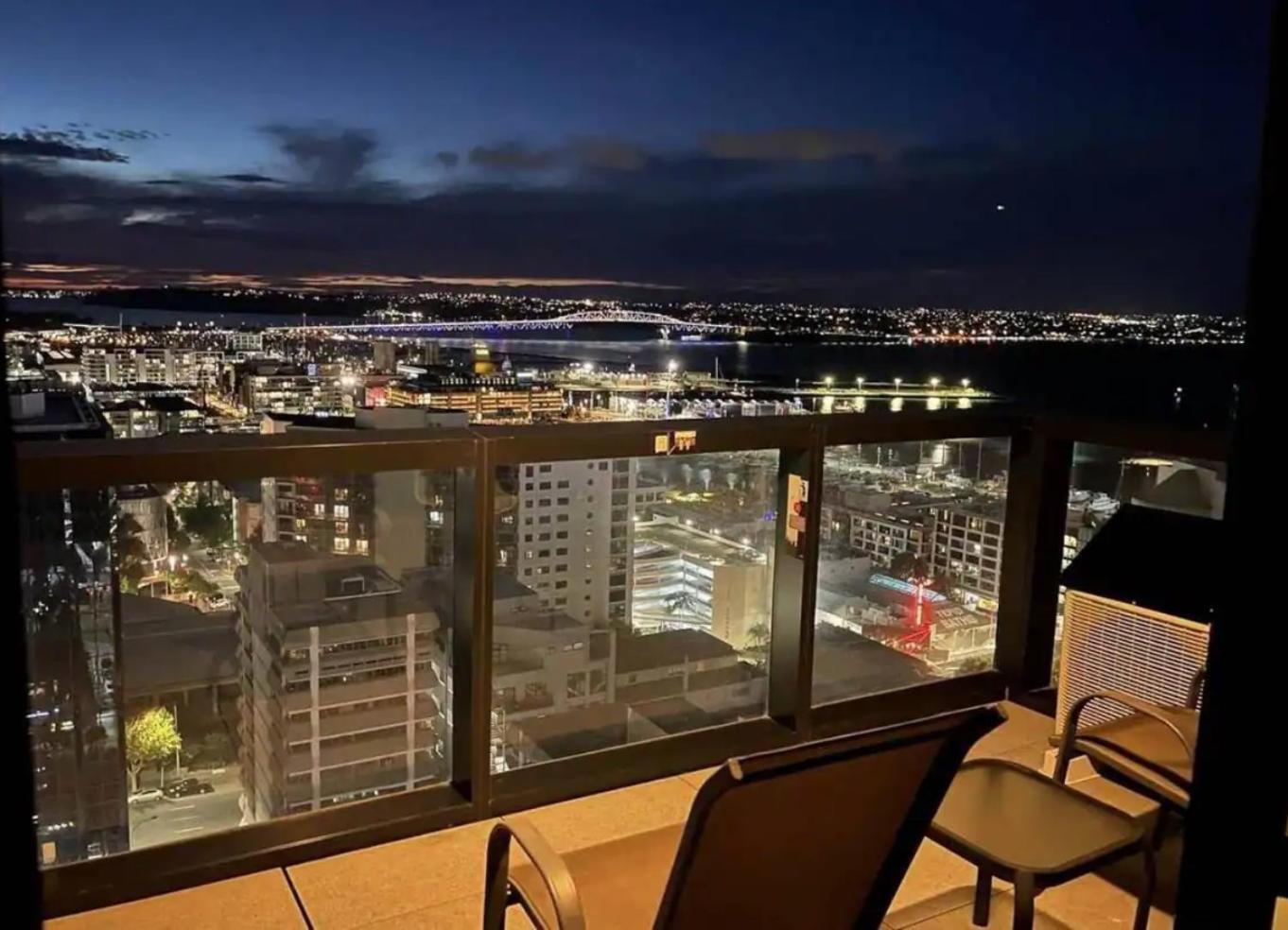 Gorgeous Seaview 2 Bedroom In Cbd