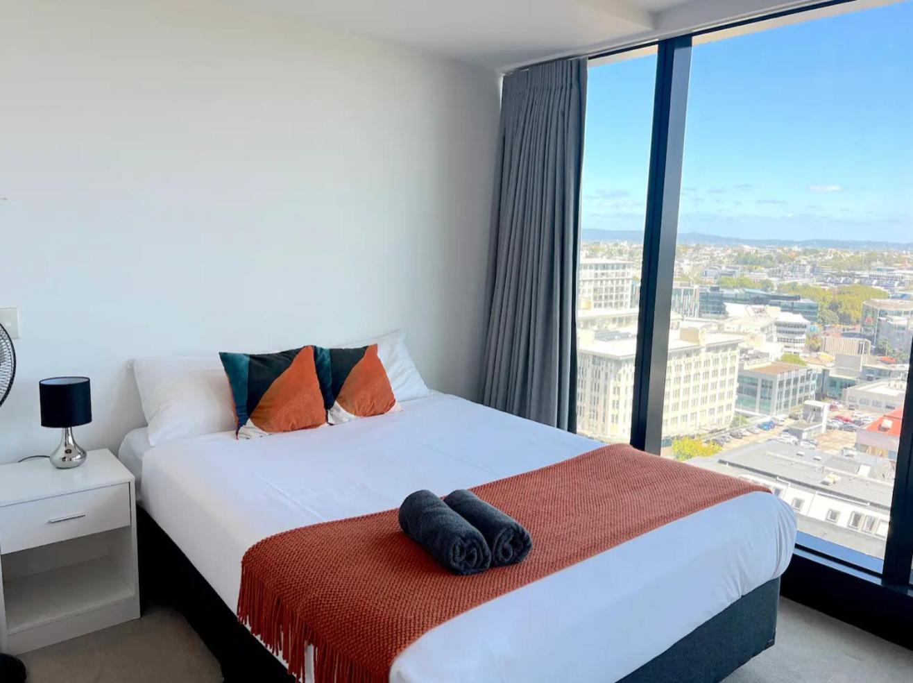 Apartment Gorgeous Seaview 2 Bedroom In Cbd
