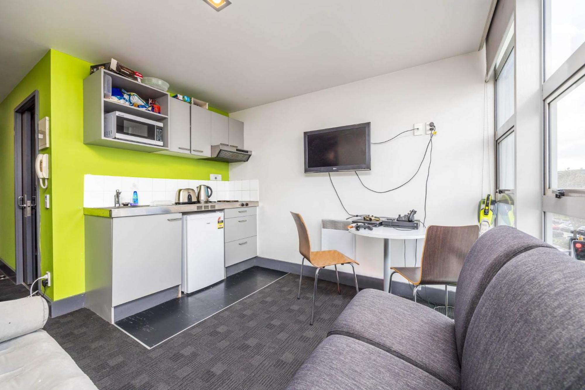 Single Auckland