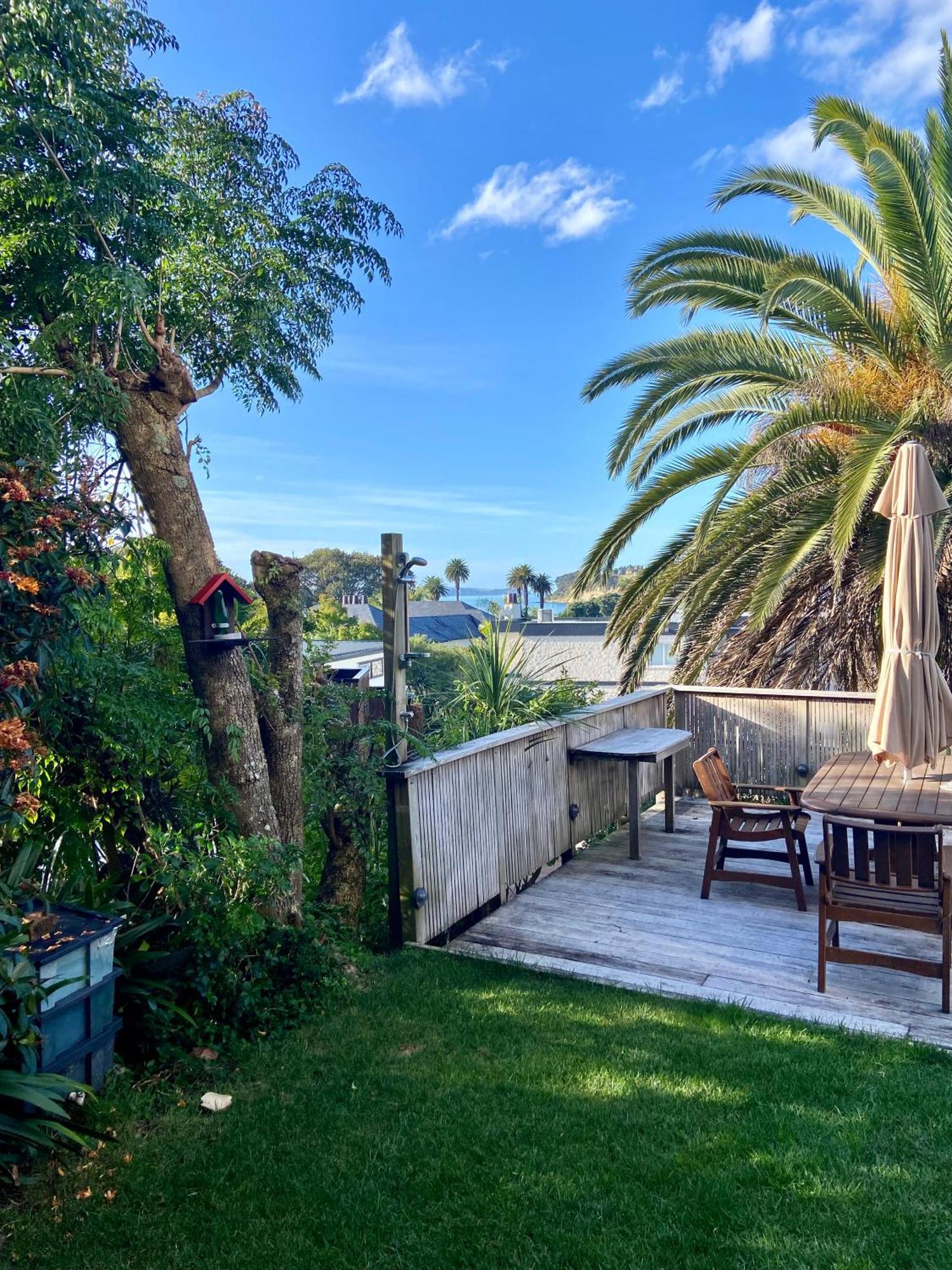 Palm Garden Apartment *