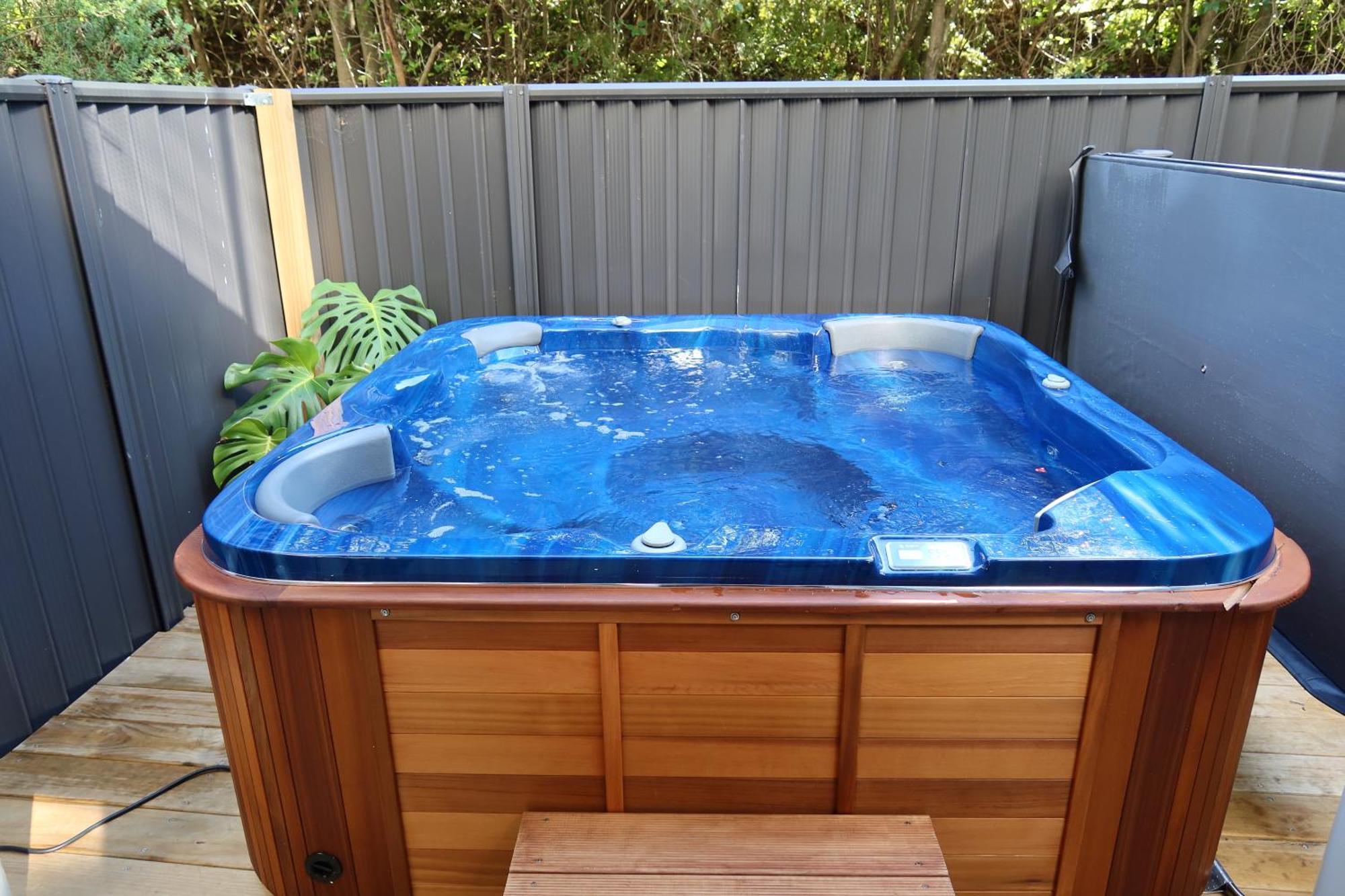 Escape Modern With Pool Auckland