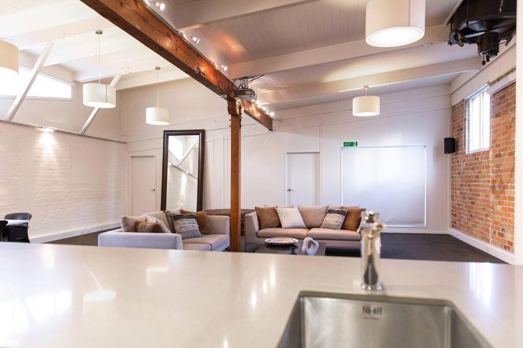 Apartment True New York Style Newmarket Loft *