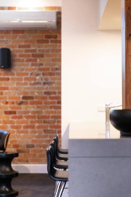 Apartment True New York Style Newmarket Loft