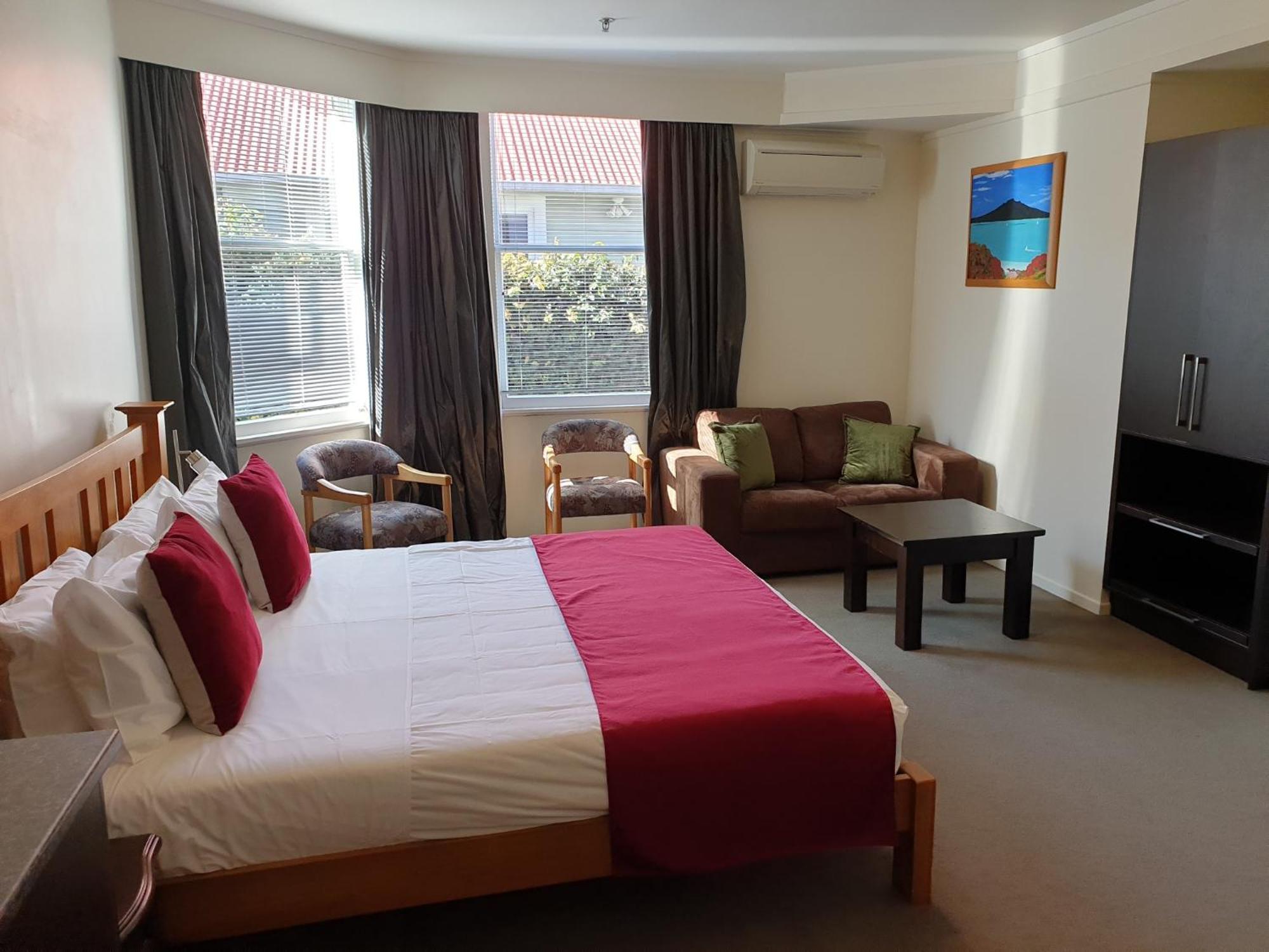 At Eden Park Motel 4*