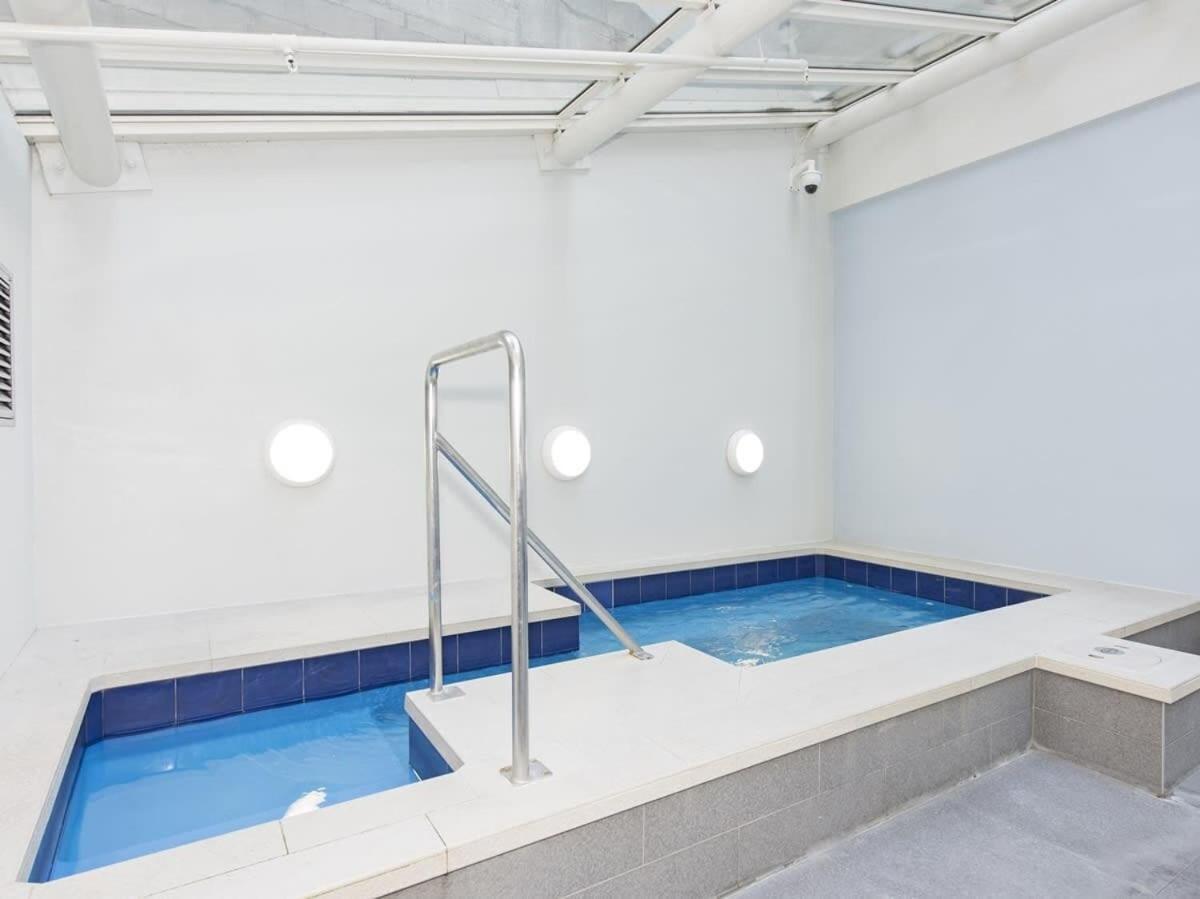 Apartment Views -stunning Heritage-pool,gym Auckland