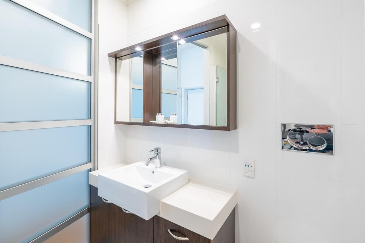Apartment Spacious Executive Apartmt,great Views! Location *