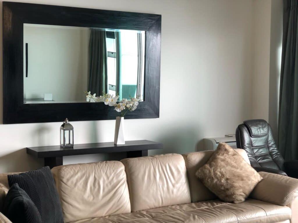 Apartment Spacious Executive Apartmt,great Views! Location